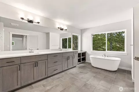 Bath - 1632 Lockridge Loop E #11, Enumclaw, WA 98022 photo 1 of 5