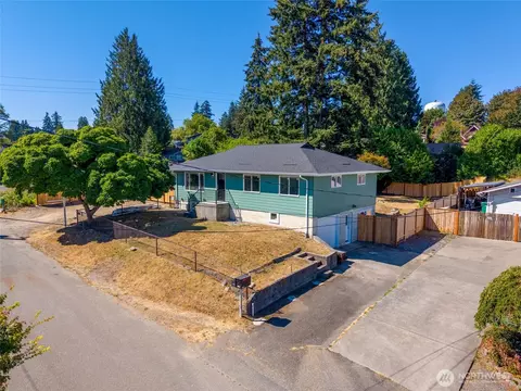 7414 Highland Dr, Everett, WA 98203