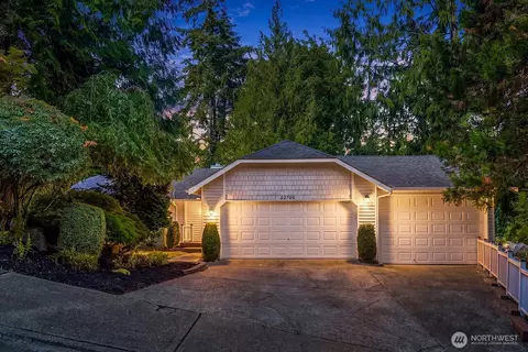 22706 NE 12th Pl, Sammamish, WA 98074