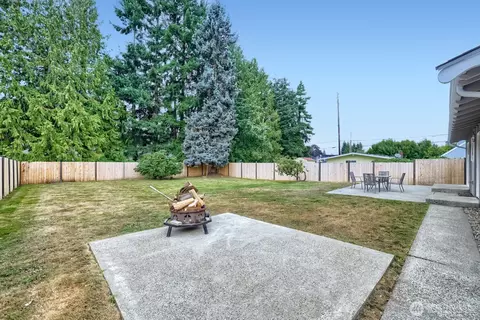 Exterior - 7508 Rainier Dr, Everett, WA 98203 photo 5 of 6