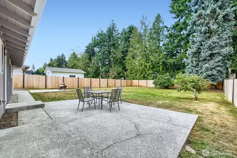 Exterior - 7508 Rainier Dr, Everett, WA 98203 photo 4 of 6