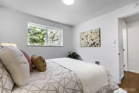 Bedroom - 7508 Rainier Dr, Everett, WA 98203 photo 5 of 9
