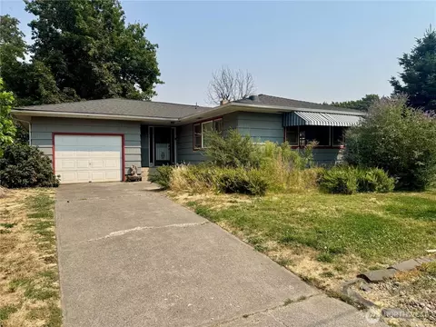 309 E Seventh St, Waitsburg, WA 99361