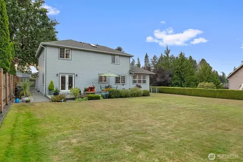Exterior - 4515 Forest Dr, Everett, WA 98203 photo 4 of 5
