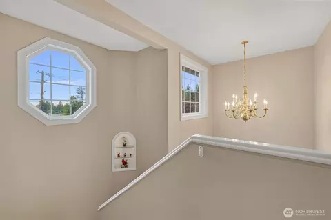 Entry Way - 4515 Forest Dr, Everett, WA 98203 photo 6 of 6