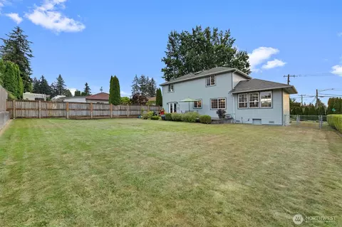Exterior - 4515 Forest Dr, Everett, WA 98203 photo 5 of 5