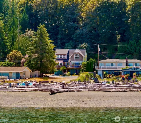 886 Port Susan Terrace Rd, Camano Island, WA 98282
