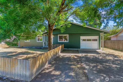 513 SW Diane St, Castle Rock, WA 98611