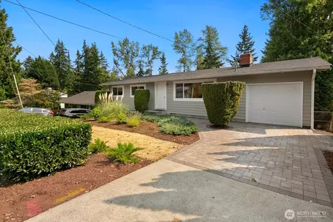 11213 NE 112th St, Kirkland, WA 98033