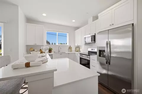 Kitchen - 17520 13th Ave E #C, Spanaway, WA 98387 photo 3 of 6