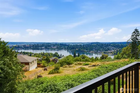 3320 Narrows View Ln NE #201, Bremerton, WA 98310