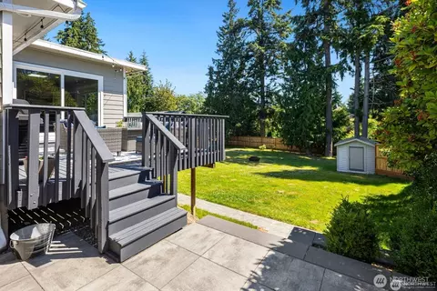 Exterior - 5011 Seahurst Ave, Everett, WA 98203 photo 5 of 10