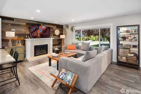 Living - 5011 Seahurst Ave, Everett, WA 98203 photo 3 of 5