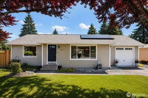 Exterior - 5011 Seahurst Ave, Everett, WA 98203 photo 2 of 10