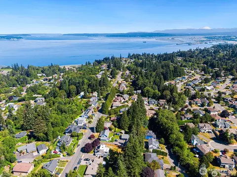 View/Area - 5011 Seahurst Ave, Everett, WA 98203 photo 3 of 3