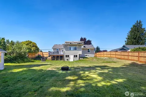 Exterior - 5011 Seahurst Ave, Everett, WA 98203 photo 8 of 10