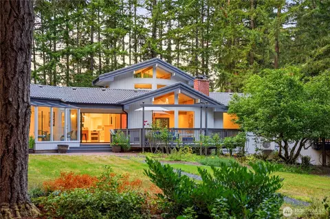 7575 NE New Brooklyn Rd, Bainbridge Island, WA 98110