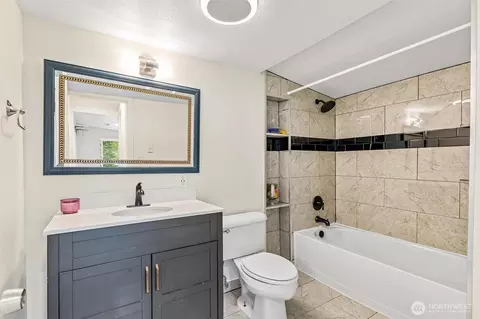 Bath - 4434 Forest Dr, Everett, WA 98203 photo 1 of 1