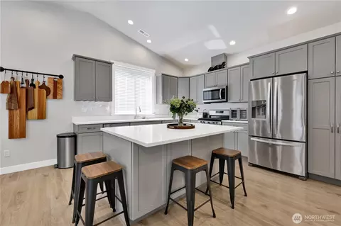 Kitchen - 1134 Falcon Ct, Everson, WA 98247 photo 1 of 2