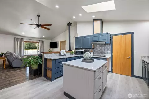 Kitchen - 20708 63rd Ave E, Spanaway, WA 98387 photo 3 of 3