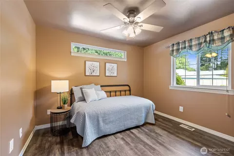 Bedroom - 20708 63rd Ave E, Spanaway, WA 98387 photo 2 of 4