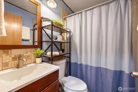 Bath - 20708 63rd Ave E, Spanaway, WA 98387 photo 1 of 3