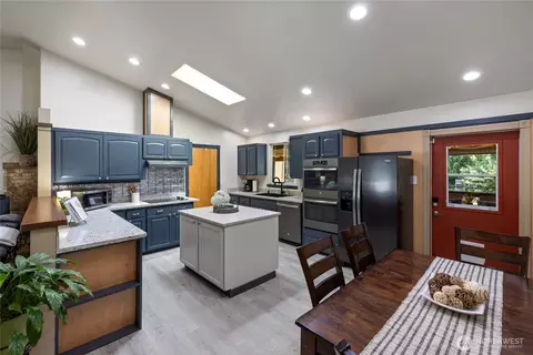 Kitchen - 20708 63rd Ave E, Spanaway, WA 98387 photo 1 of 3