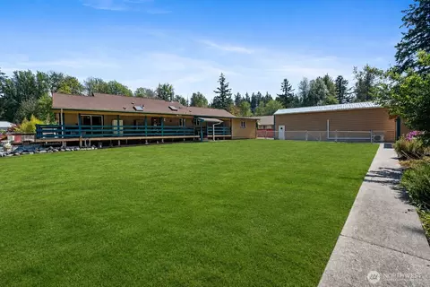 Exterior - 20708 63rd Ave E, Spanaway, WA 98387 photo 5 of 11