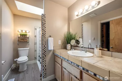 Bath - 20708 63rd Ave E, Spanaway, WA 98387 photo 2 of 3