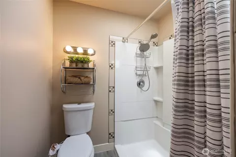 Bath - 20708 63rd Ave E, Spanaway, WA 98387 photo 3 of 3
