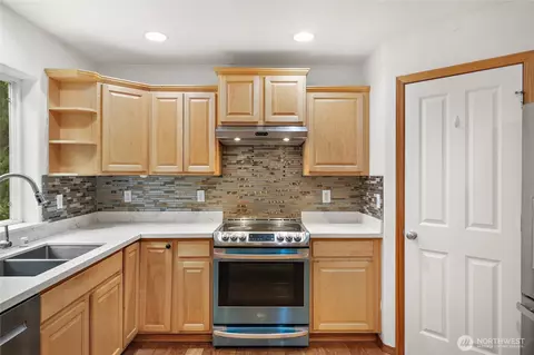 Kitchen - 5708 9th Dr W, Everett, WA 98203 photo 2 of 3