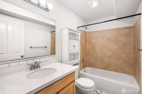 Bath - 5708 9th Dr W, Everett, WA 98203 photo 4 of 4