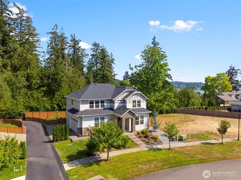 6112 Harbor Inlet Ln NW, Bremerton, WA 98311