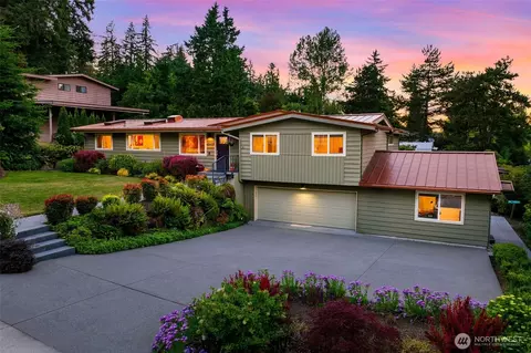15734 SE 26th St, Bellevue, WA 98008