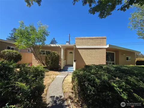 8907 Beacon Ave S, Seattle, WA 98118