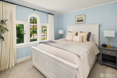 Bedroom - 1502 39th Ave E, Seattle, WA 98112 photo 5 of 5