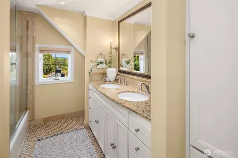 Bath - 1502 39th Ave E, Seattle, WA 98112 photo 2 of 2