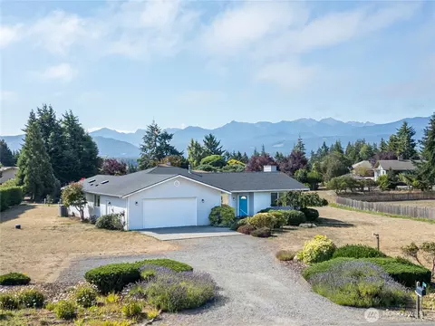 1702 Lotzgesell Rd, Sequim, WA 98382