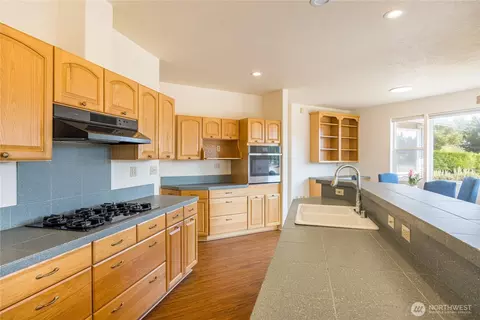 Kitchen - 1702 Lotzgesell Rd, Sequim, WA 98382 photo 3 of 5