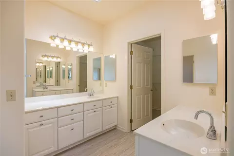 Bath - 1702 Lotzgesell Rd, Sequim, WA 98382 photo 1 of 3