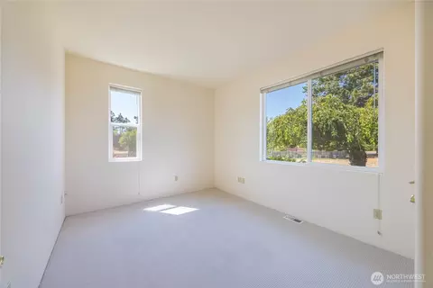 Bedroom - 1702 Lotzgesell Rd, Sequim, WA 98382 photo 5 of 6