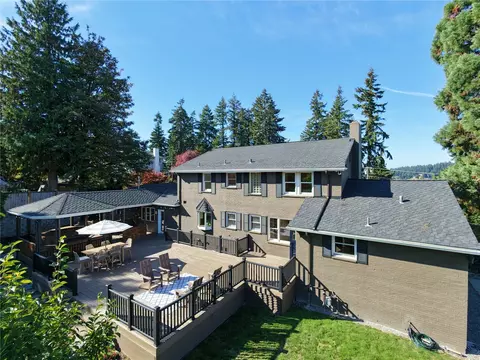 16066 Inglewood Rd NE, Kenmore, WA 98028