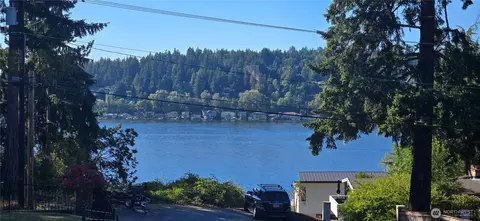 16066 Inglewood Rd NE, Kenmore, WA 98028