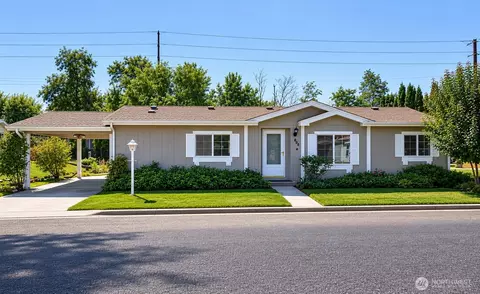 808 SE Mockingbird Dr, College Place, WA 99324