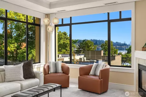 210 Market St #304, Kirkland, WA 98033