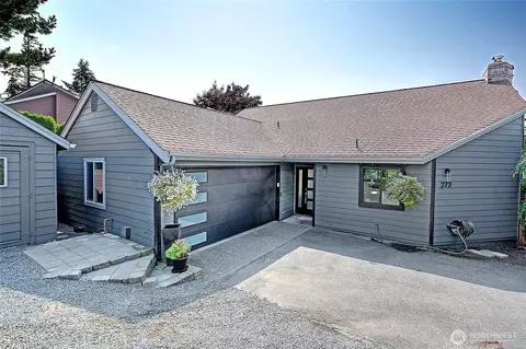 272 Loch Ln, Camano Island, WA 98282