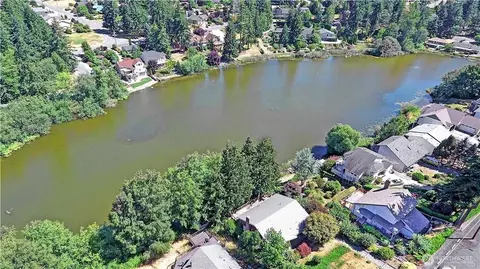 272 Loch Ln, Camano Island, WA 98282