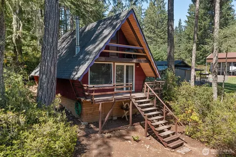 1750 N Colony Surf Dr, Lilliwaup, WA 98555