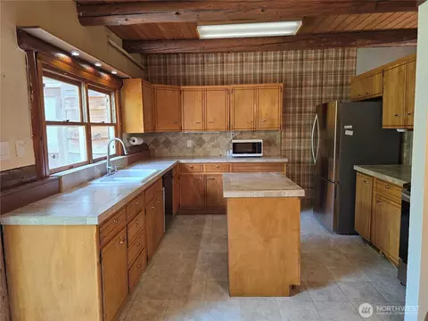 Kitchen - 362 Autumn Rd, Sequim, WA 98382 photo 1 of 5