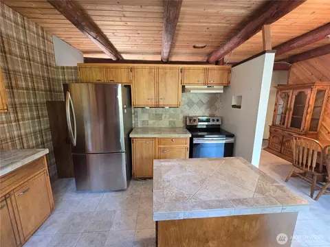 Kitchen - 362 Autumn Rd, Sequim, WA 98382 photo 4 of 5